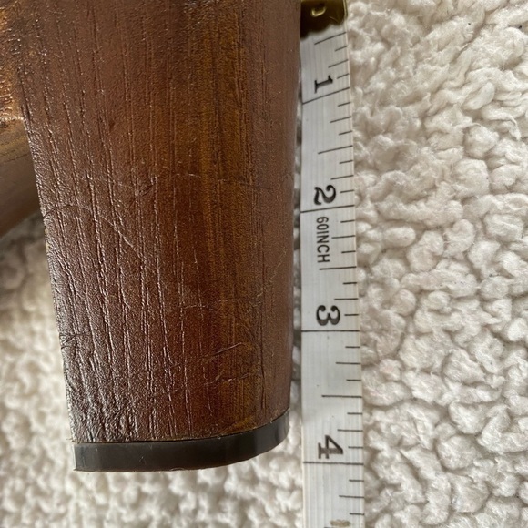 Retro style sandals with adjustable straps and block heel Size: 10 - XL - Picture 10 of 11